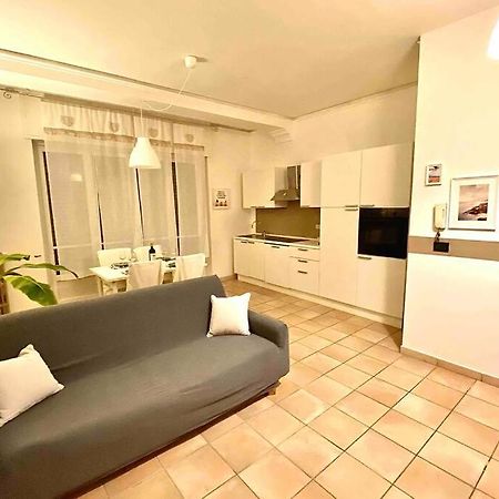 Appartamento Cozy In Super Centro! Asti Buitenkant foto